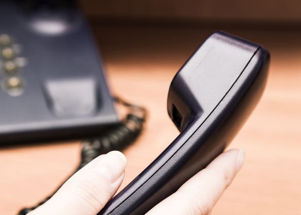 Zurückrufen ist immens wichtig. Nie sollte man jedoch die Nummer anrufen, die bei einem selbst klingelte. Bildquelle: fotolia.com © Irina