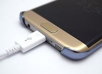 Handy bitte nicht am Flughafen aufladen